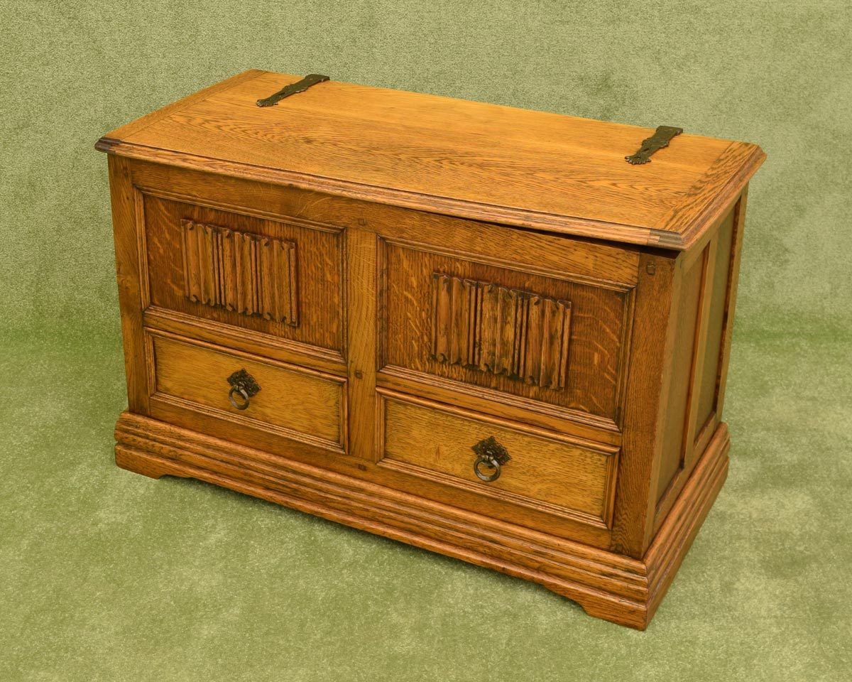 Rustic Oak Linenfold  Mule Chest