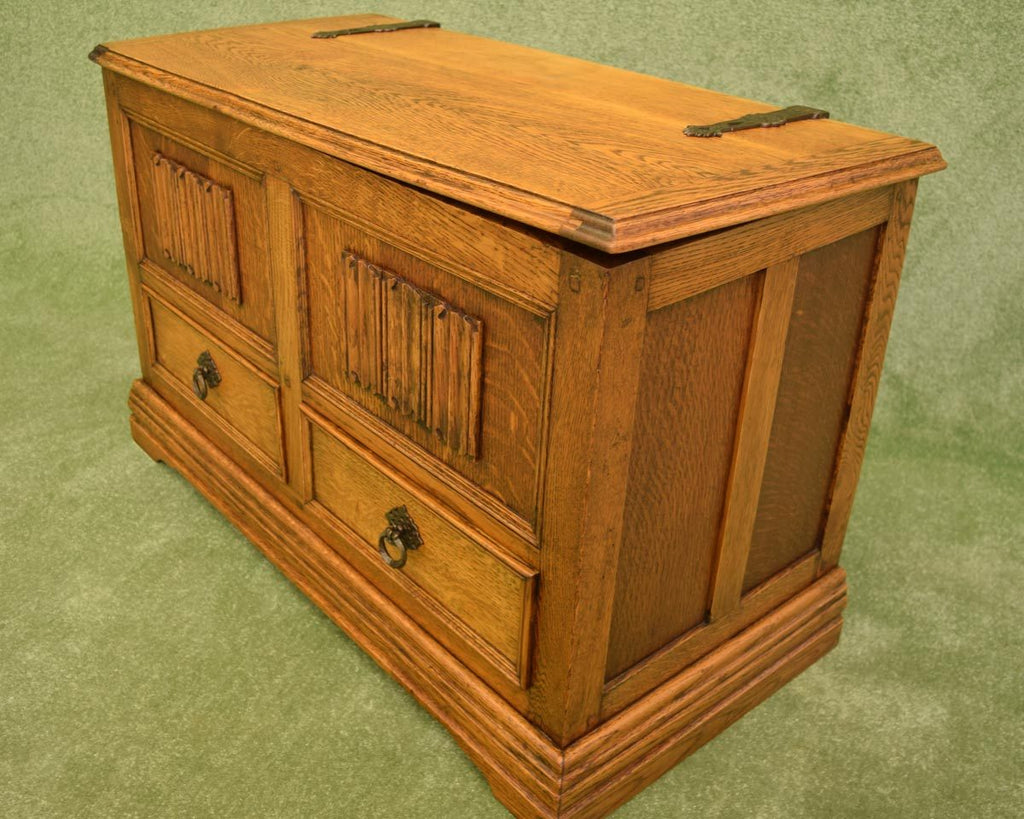 Rustic Oak Linenfold  Mule Chest