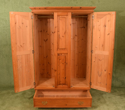 Restored Pine Triple Robe