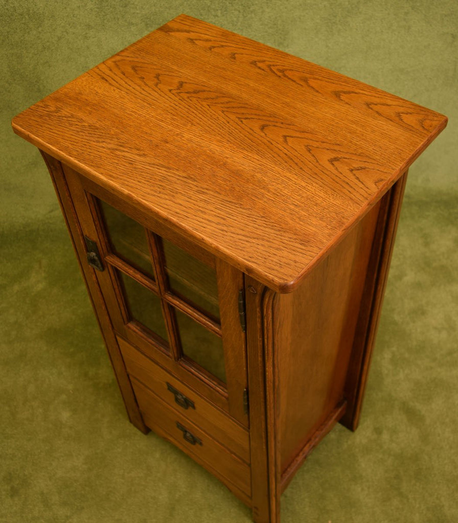 Small Oak Cabinet