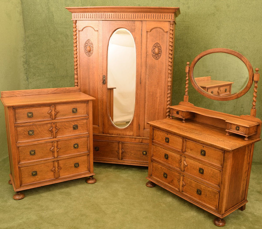 Vintage Oak Bedroom Suite