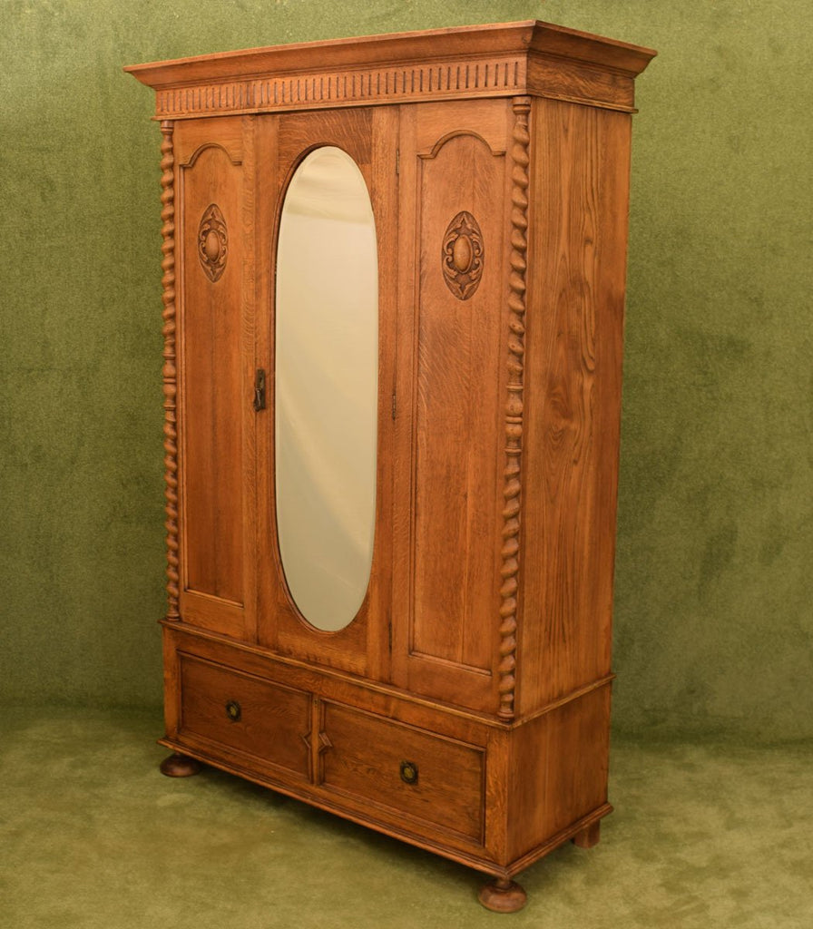 Vintage Oak Bedroom Suite