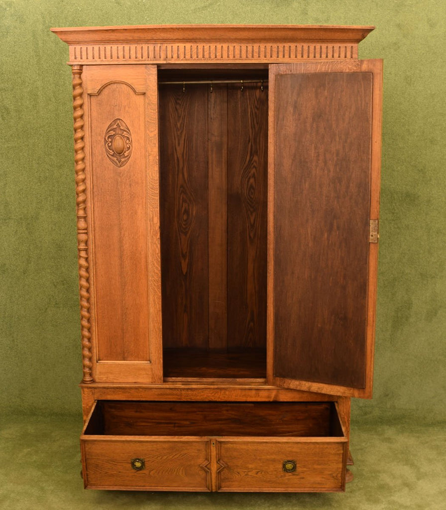 Vintage Oak Bedroom Suite