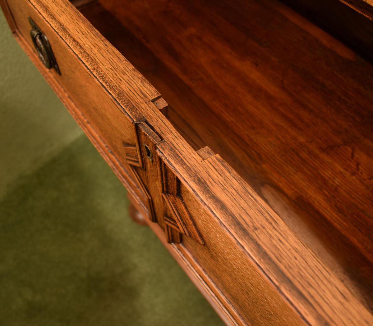 Vintage Oak Bedroom Suite