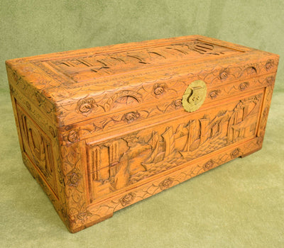 Camphor Storage Chest / Ottoman