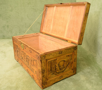 Camphor Storage Chest / Ottoman