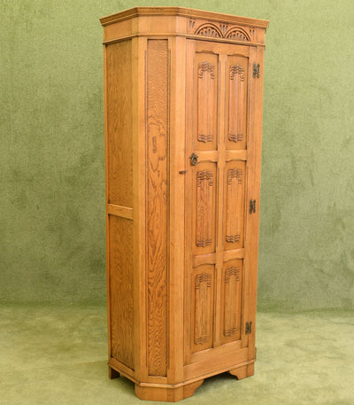 Oak Linenfold Hall Robe / Wardrobe