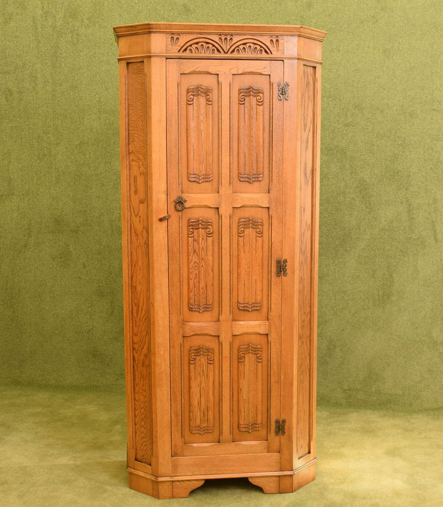 Oak Linenfold Hall Robe / Wardrobe