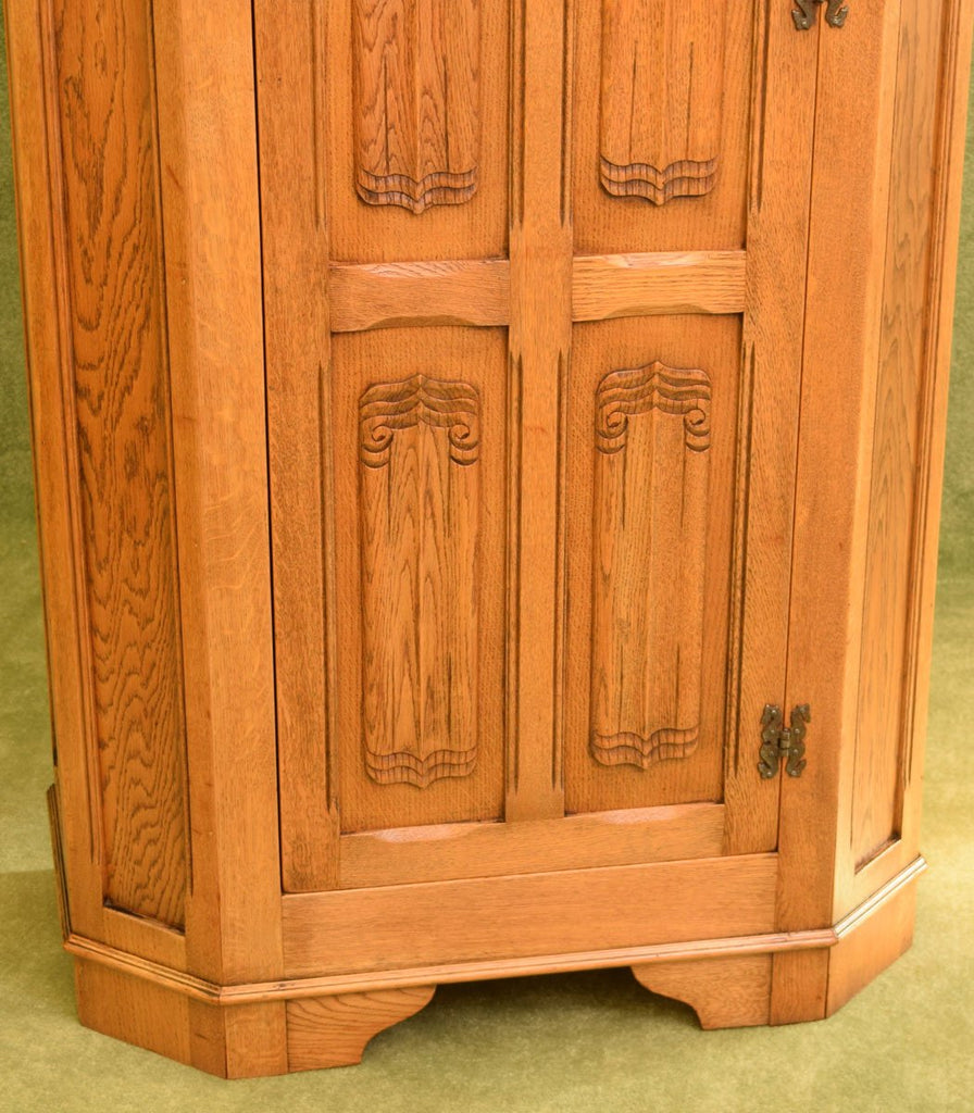 Oak Linenfold Hall Robe / Wardrobe