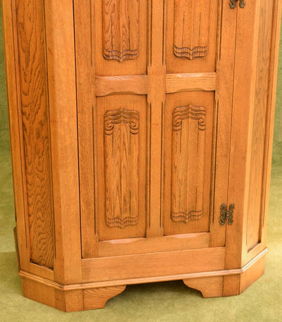 Oak Linenfold Hall Robe / Wardrobe