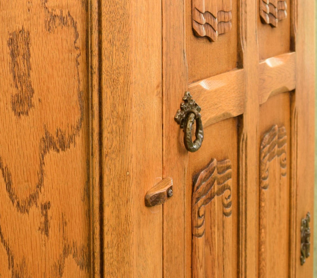 Oak Linenfold Hall Robe / Wardrobe