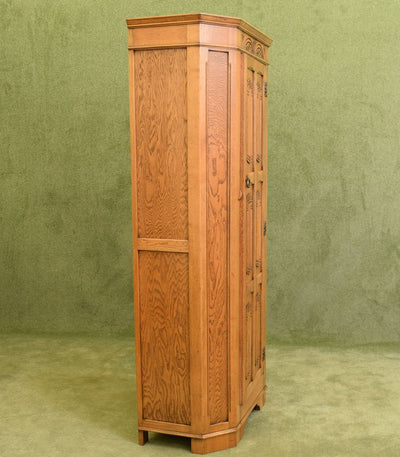 Oak Linenfold Hall Robe / Wardrobe
