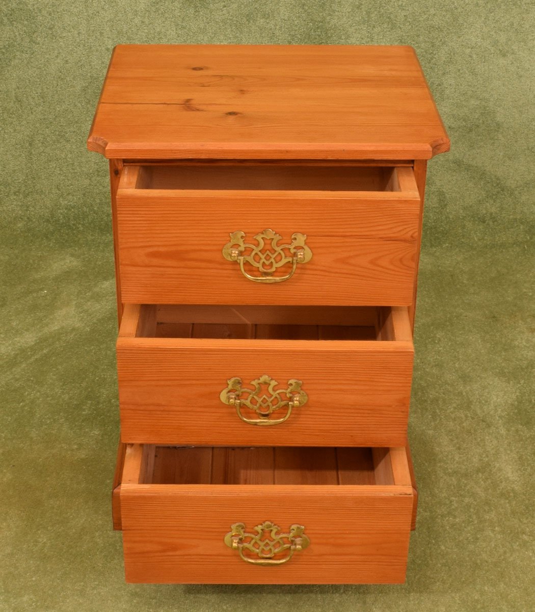 Pine Bedside Drawers