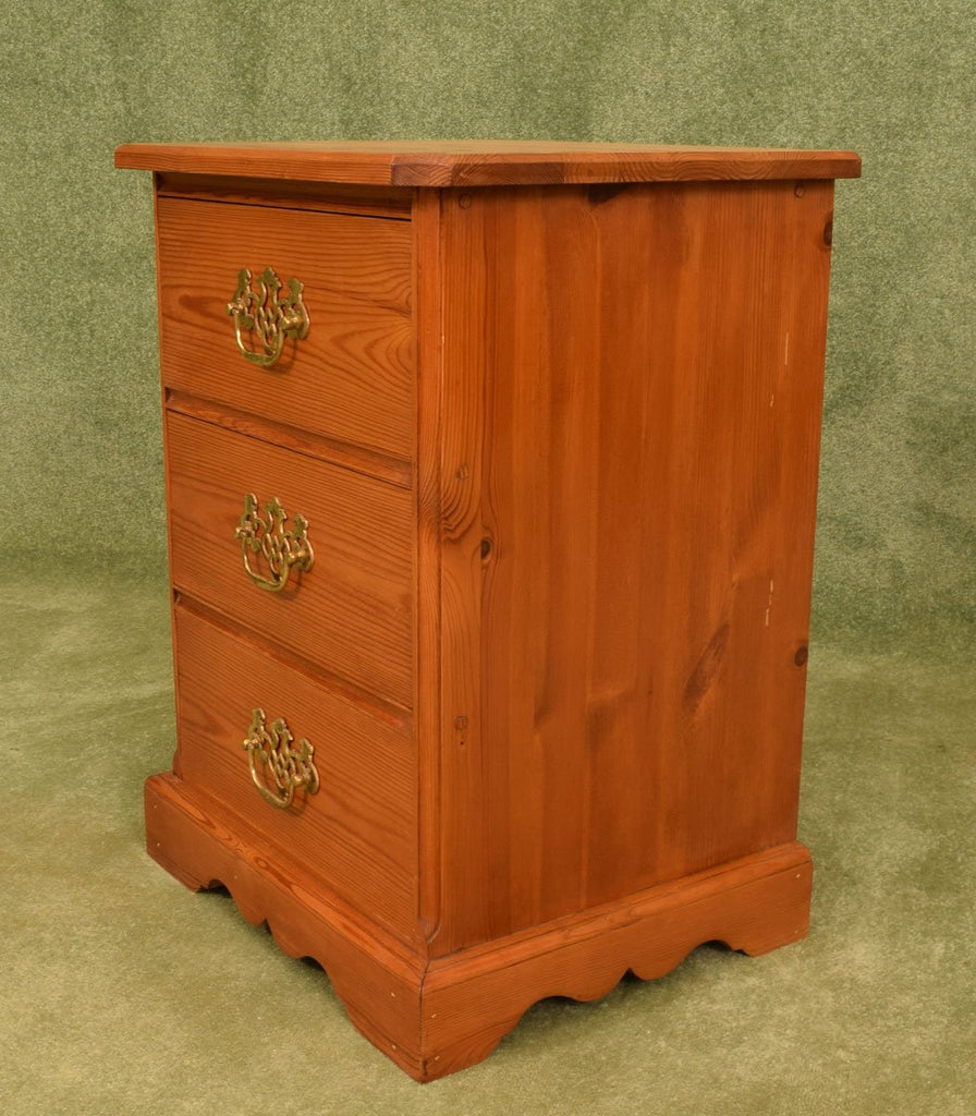 Pine Bedside Drawers