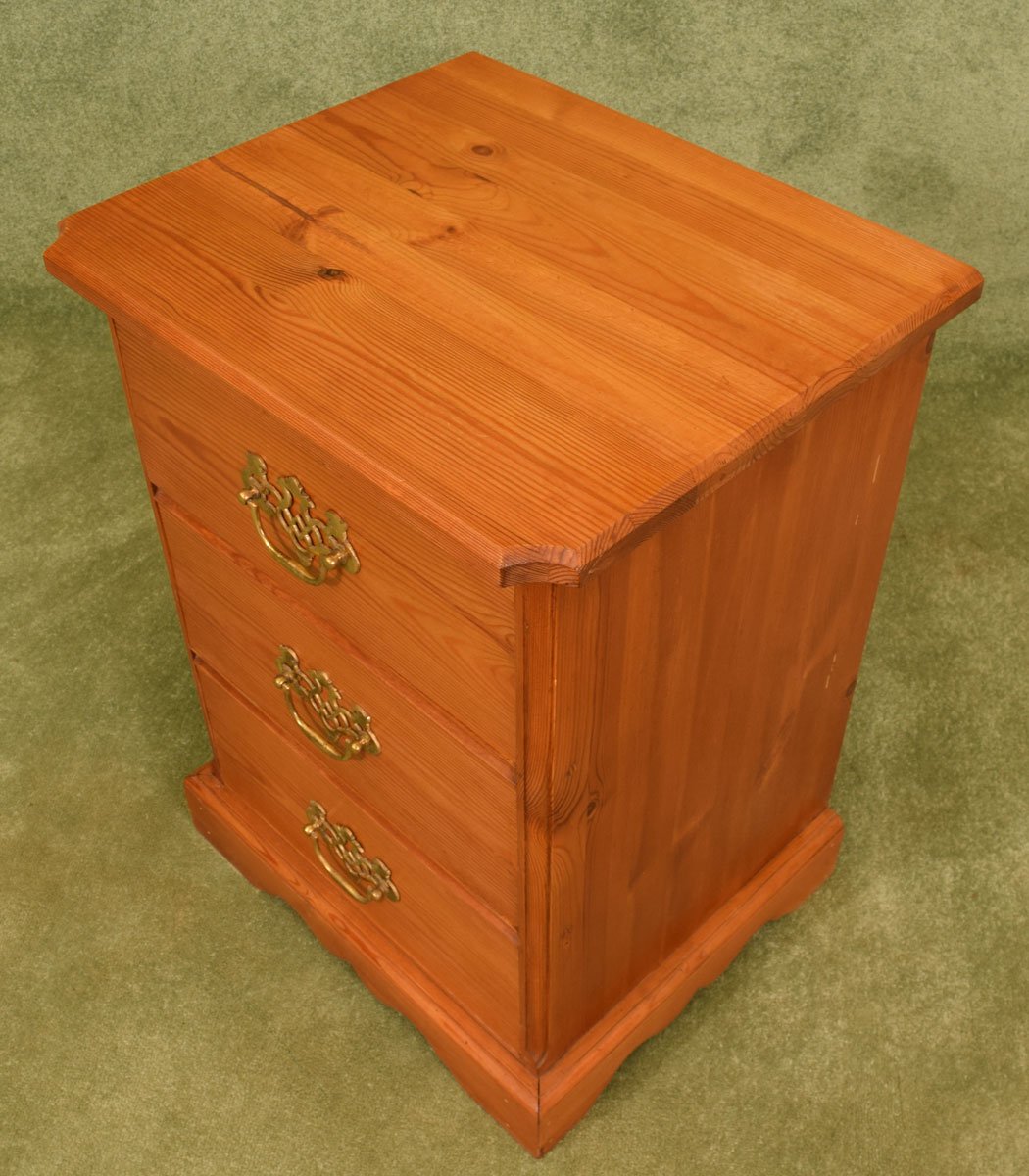 Pine Bedside Drawers