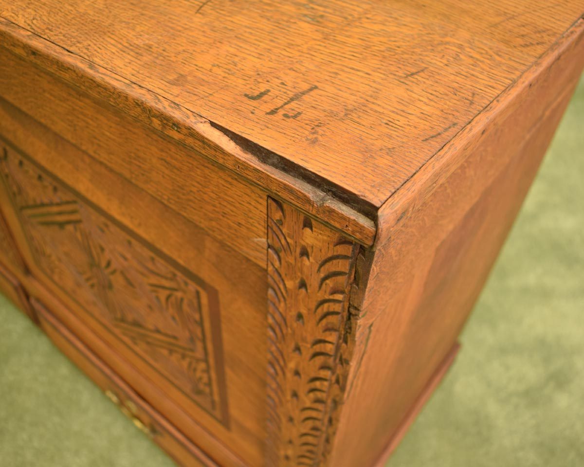 Rustic Oak Mule Chest
