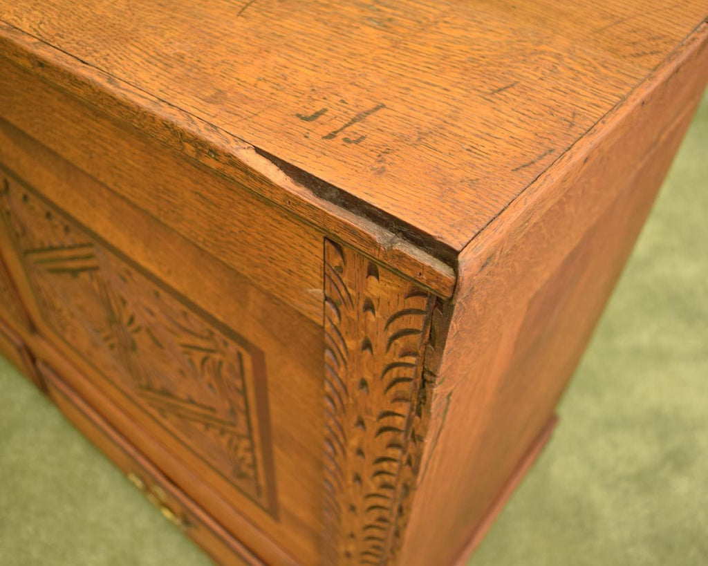 Rustic Oak Mule Chest