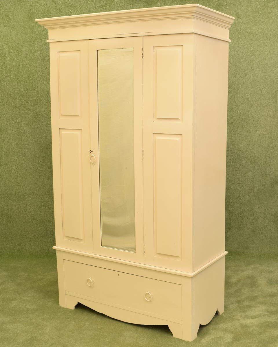 Restored Painted Hall / Wardrobe