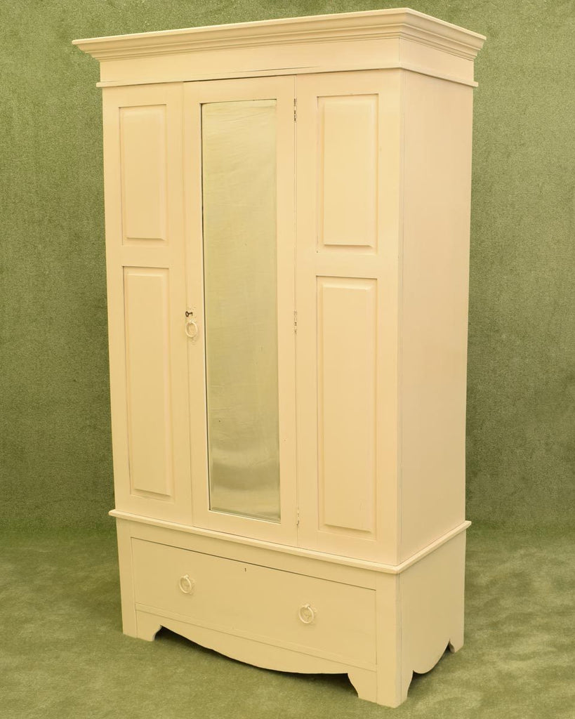 Restored Painted Hall / Wardrobe