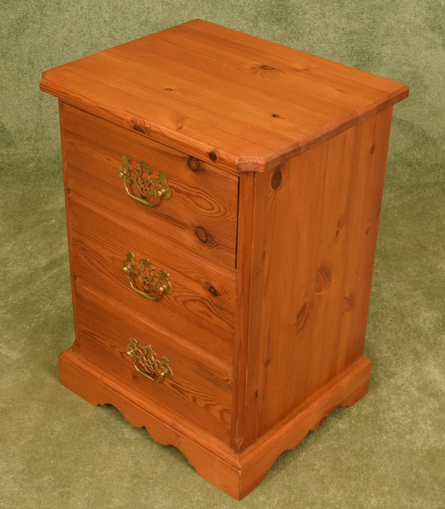 Pine Bedside Drawers