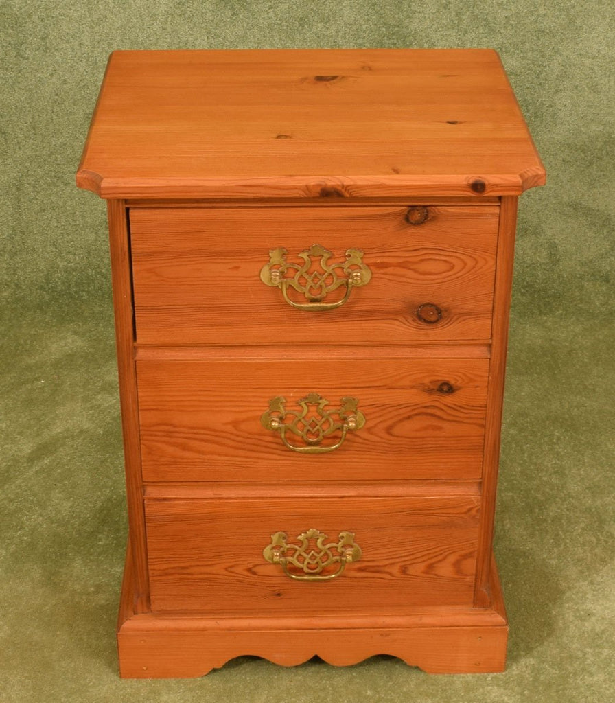Pine Bedside Drawers