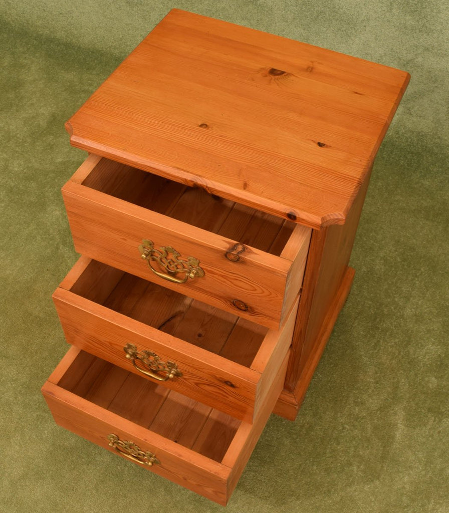 Pine Bedside Drawers